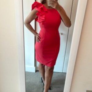 BEAUTIFUL CORAL SLEEVELESS CALVIN KLEIN ONE SHOULDER RUFFLE DETAIL  MIDI DRESS